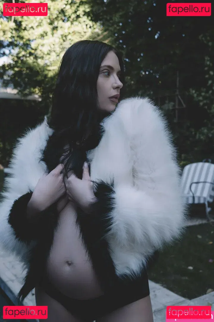 Ashley Benson Onlyfans Photo Gallery 