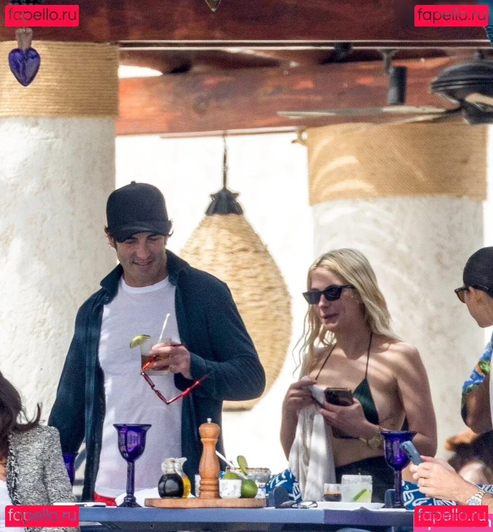 Ashley Benson Onlyfans Photo Gallery 