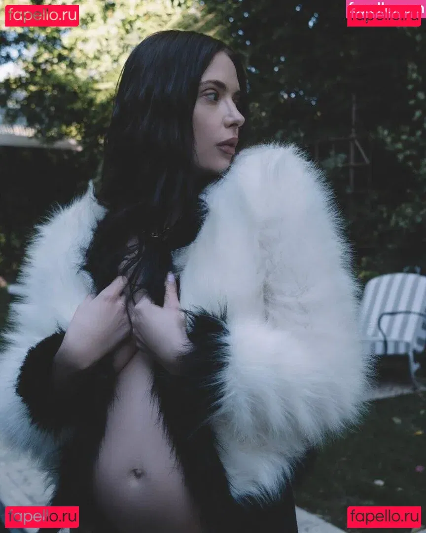 Ashley Benson Onlyfans Photo Gallery 