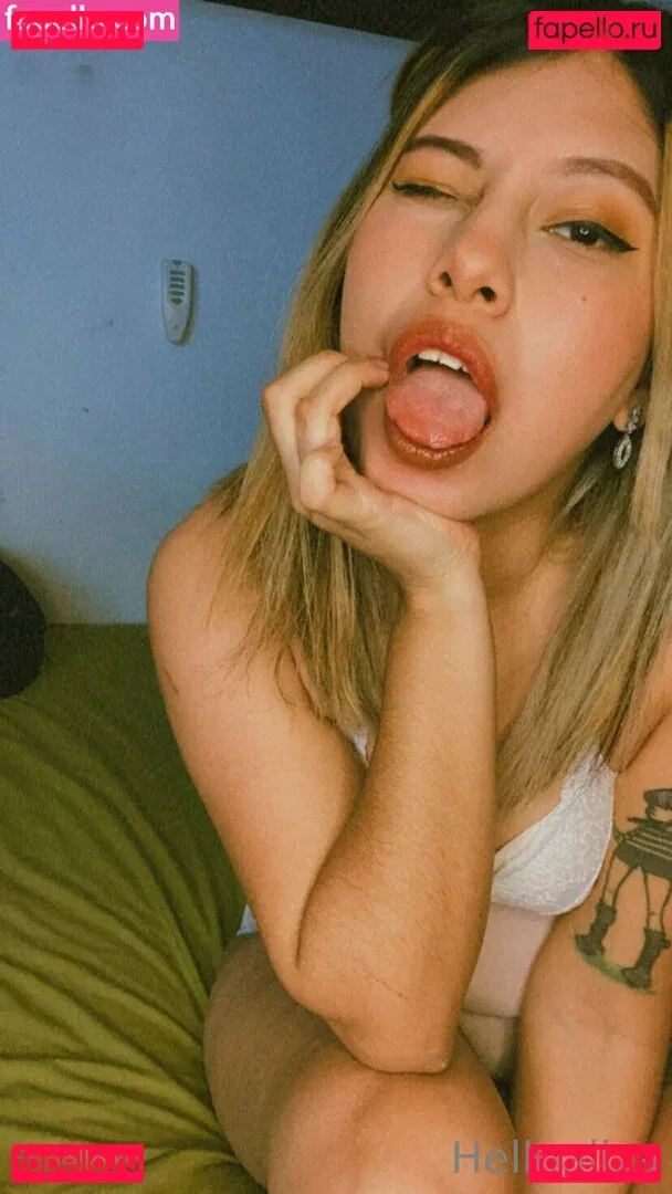 helloaliza Onlyfans Photo Gallery 