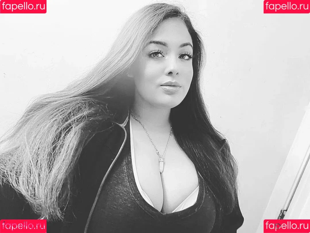 Esmeralda Quintero Onlyfans Photo Gallery 