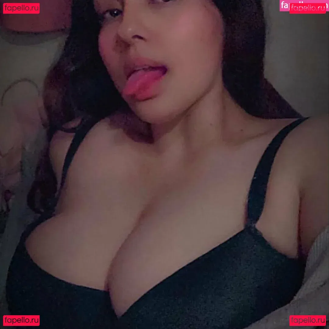 Esmeralda Quintero Onlyfans Photo Gallery 