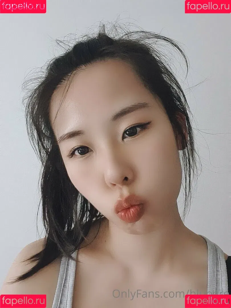 blubare Onlyfans Photo Gallery 