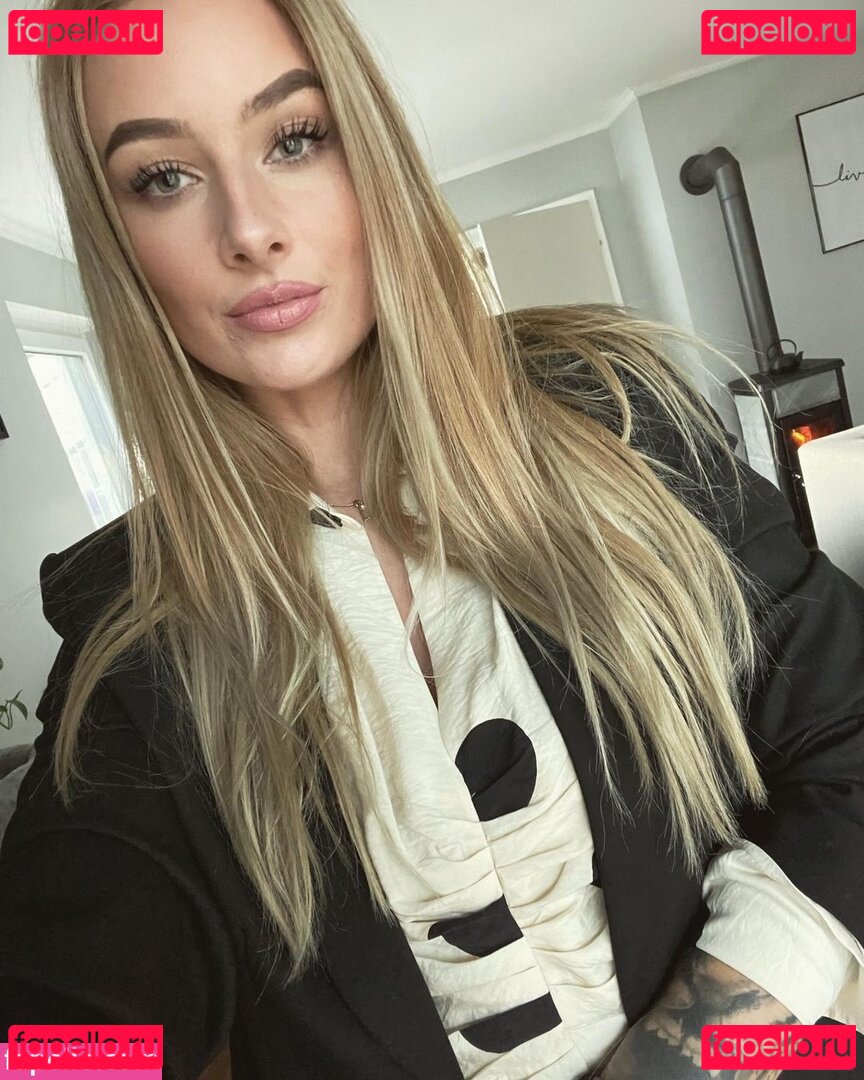 Lizzyfox / lizzyfoxx1 / lizzzyfox Onlyfans Photo Gallery 