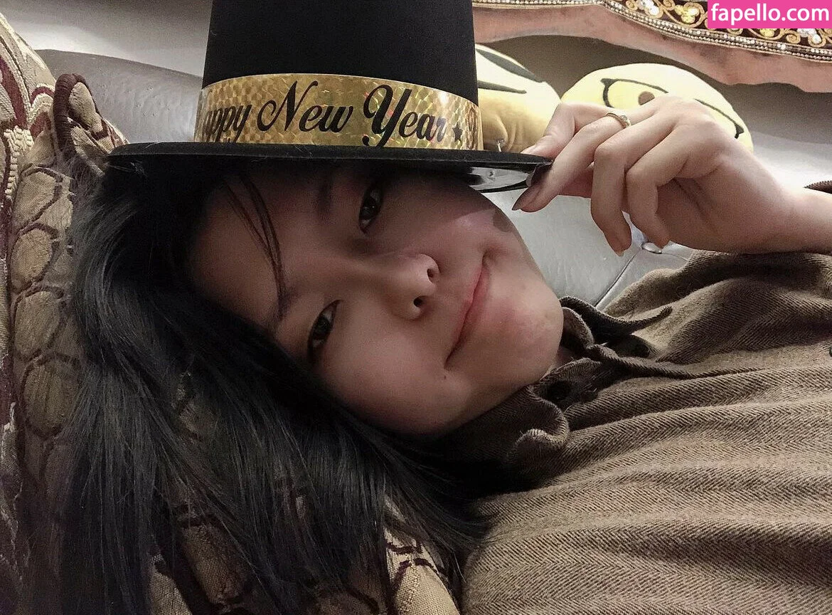 Moe Kihen Onlyfans Photo Gallery 