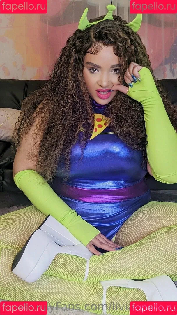 liviasavage Onlyfans Photo Gallery 