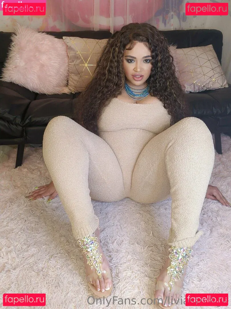 liviasavage Onlyfans Photo Gallery 