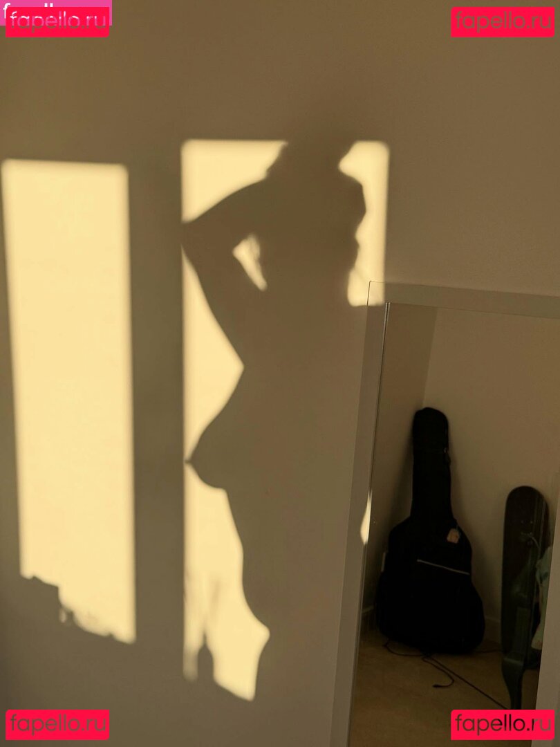 masked_mia05 / maskedmia05 Onlyfans Photo Gallery 