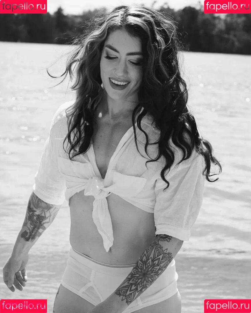 Natasha Aughey Onlyfans Photo Gallery 