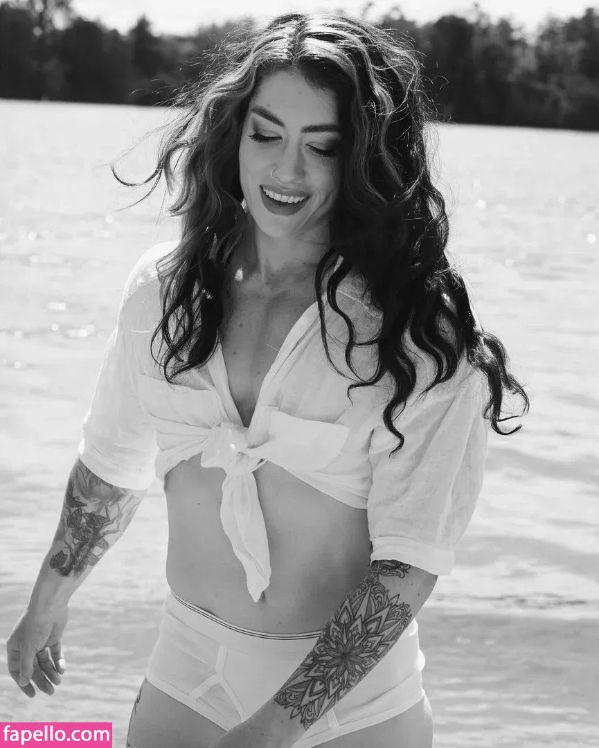 Natasha Aughey Onlyfans Photo Gallery 