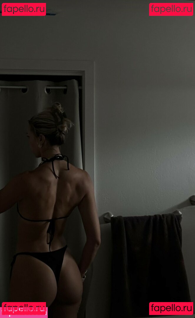 Kamaile Manol / Maibody Onlyfans Photo Gallery 