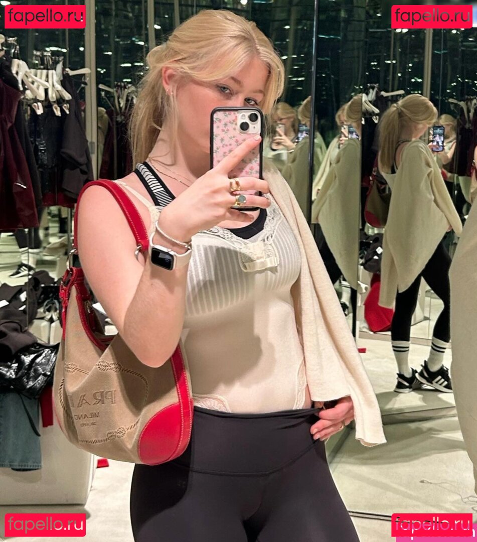 Clementine Vaughn / clementinevaughn Onlyfans Photo Gallery 