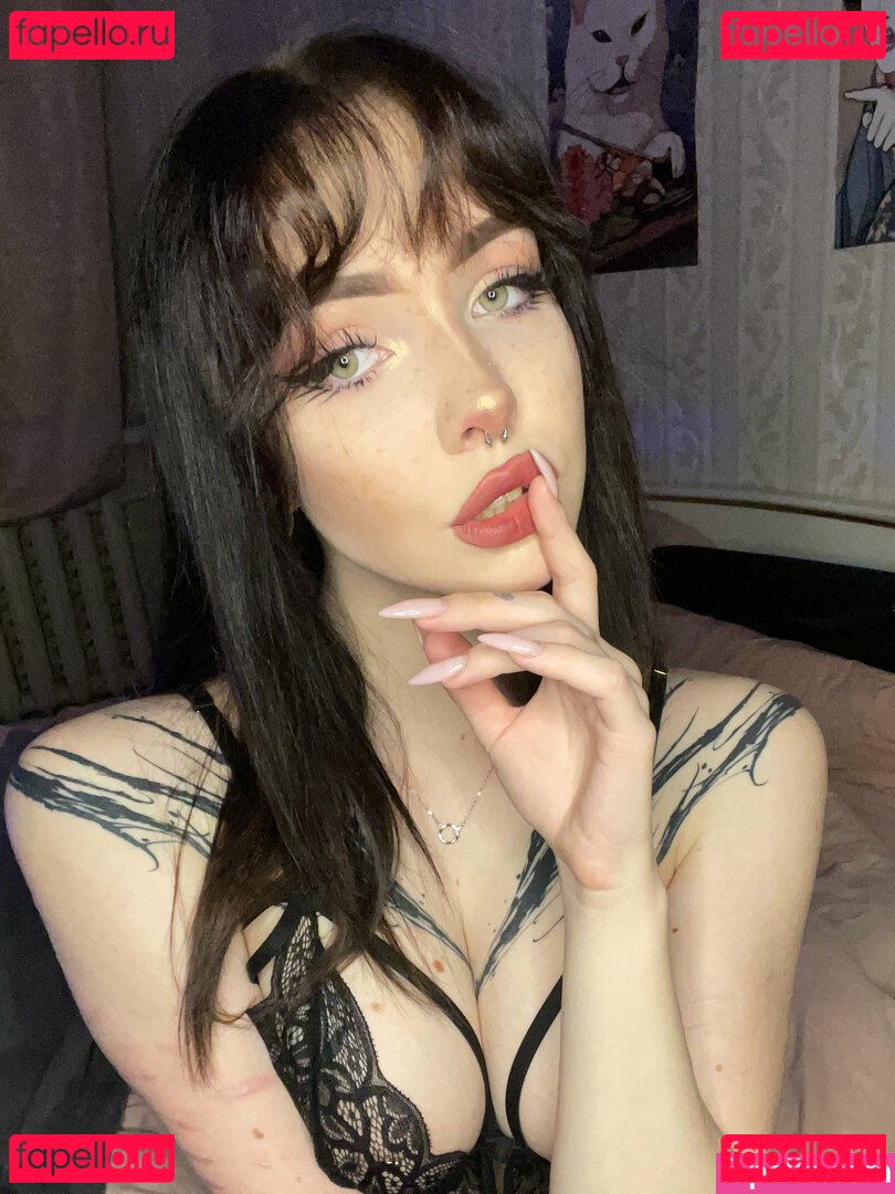 Medi Siren / medii_siren Onlyfans Photo Gallery 