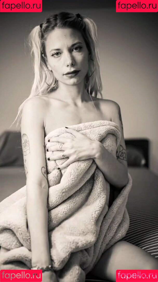 Voyeur Dolls Onlyfans Photo Gallery 