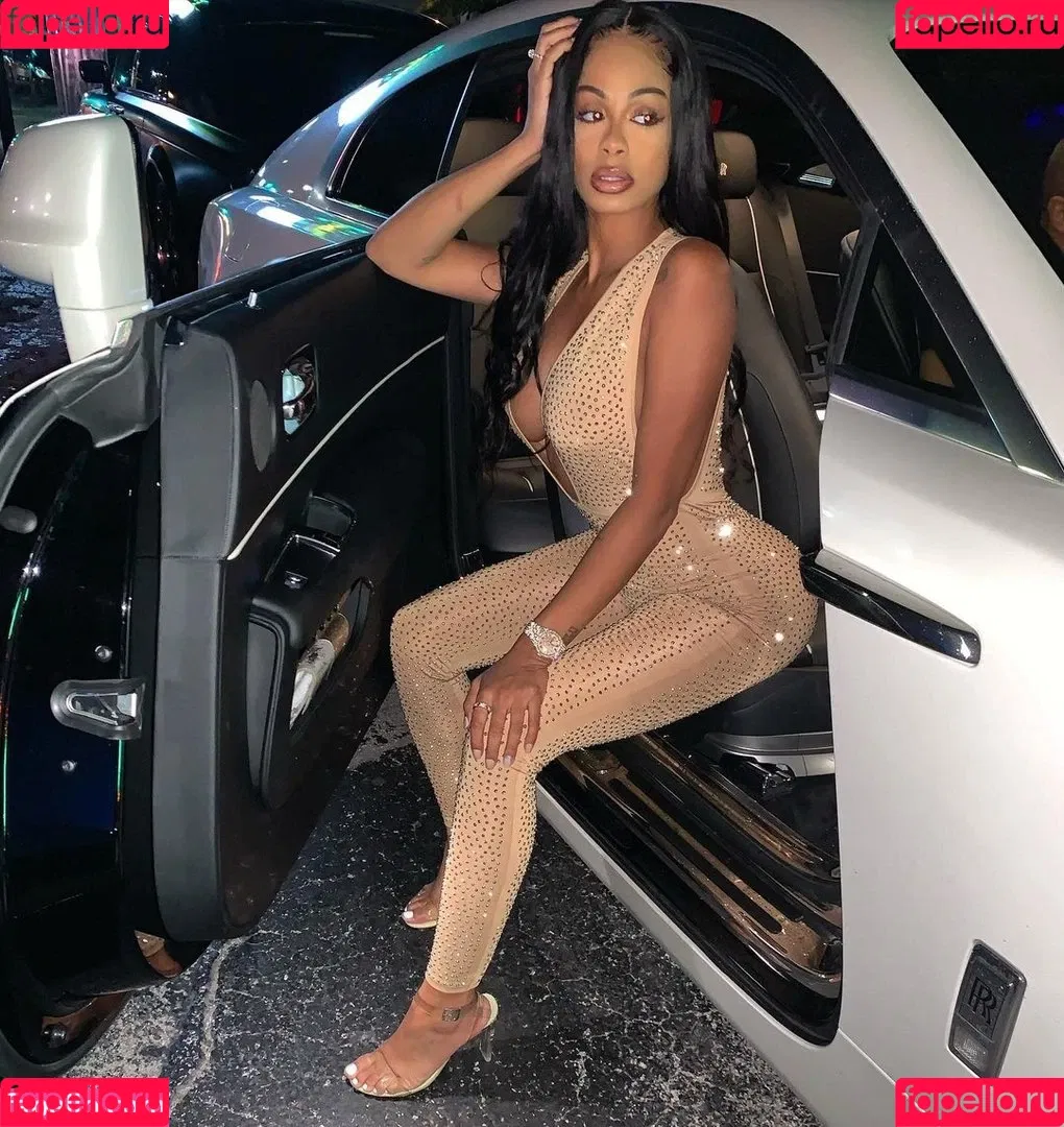 Ana Montana Onlyfans Photo Gallery 