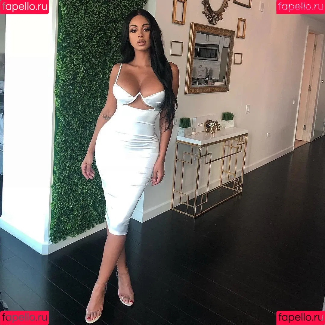 Ana Montana Onlyfans Photo Gallery 