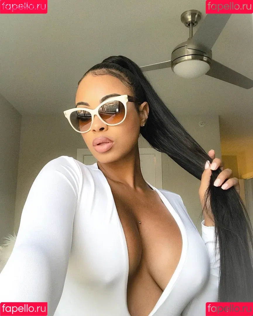 Ana Montana Onlyfans Photo Gallery 