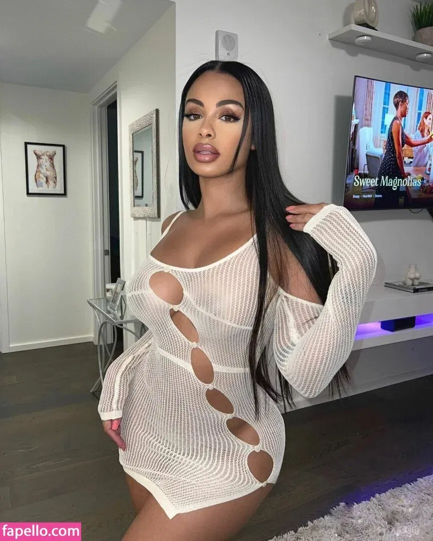 Ana Montana Onlyfans Photo Gallery 