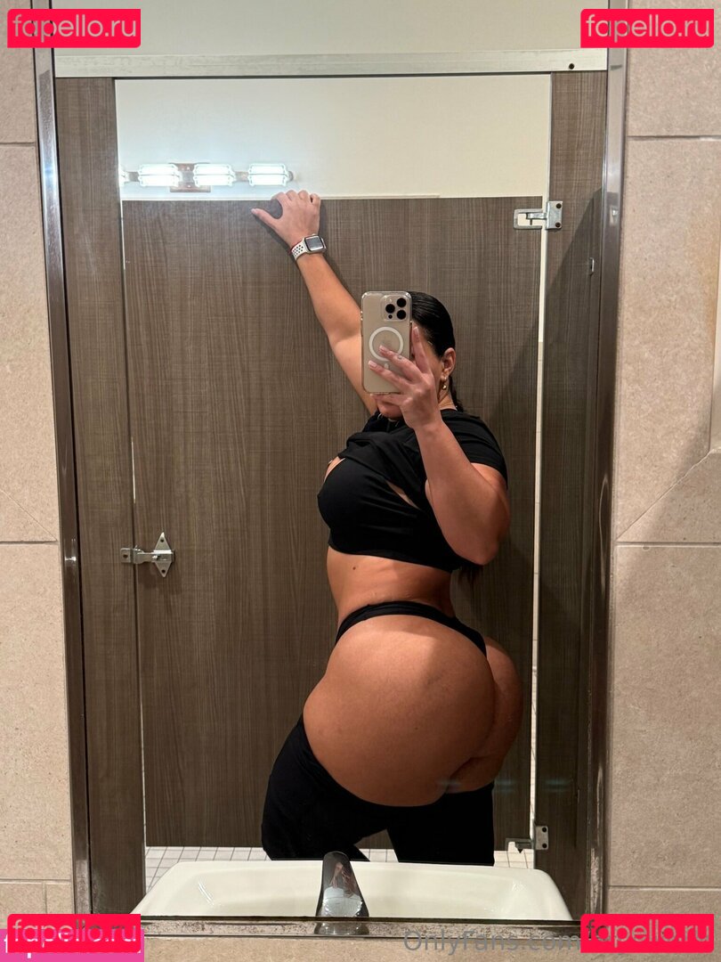 arys.world / arysworld Onlyfans Photo Gallery 