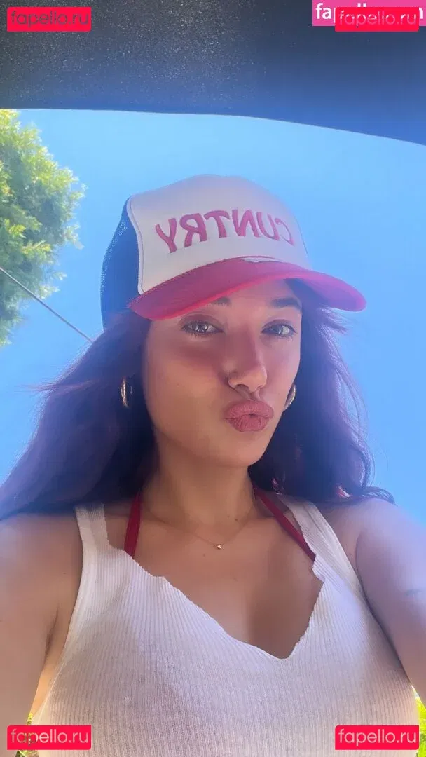 Olivia OBrien Onlyfans Photo Gallery 