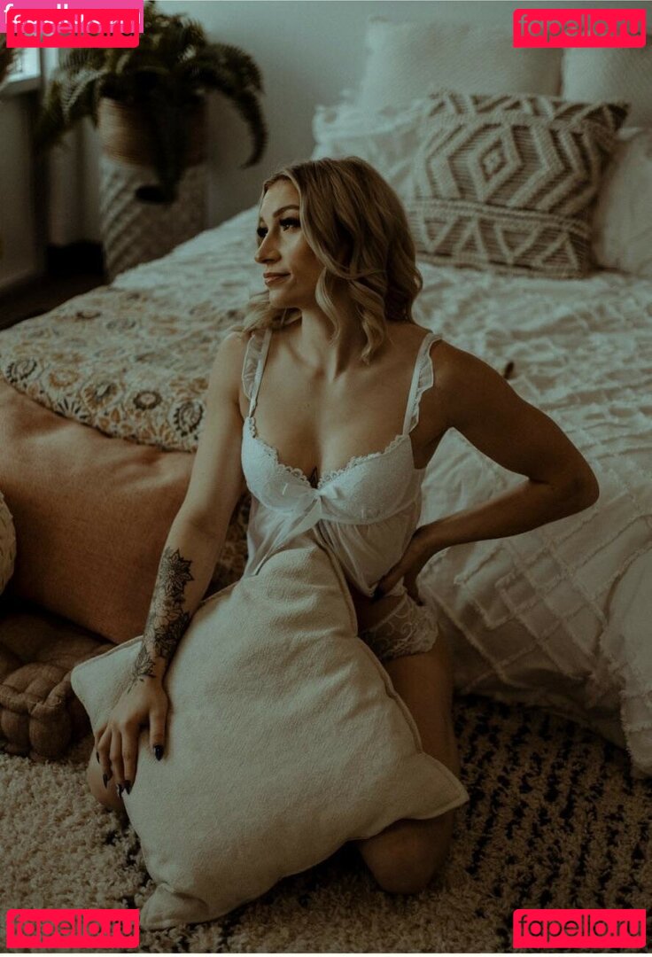 Taylor Flewin / taylorflewin / taylorwhitetv Onlyfans Photo Gallery 