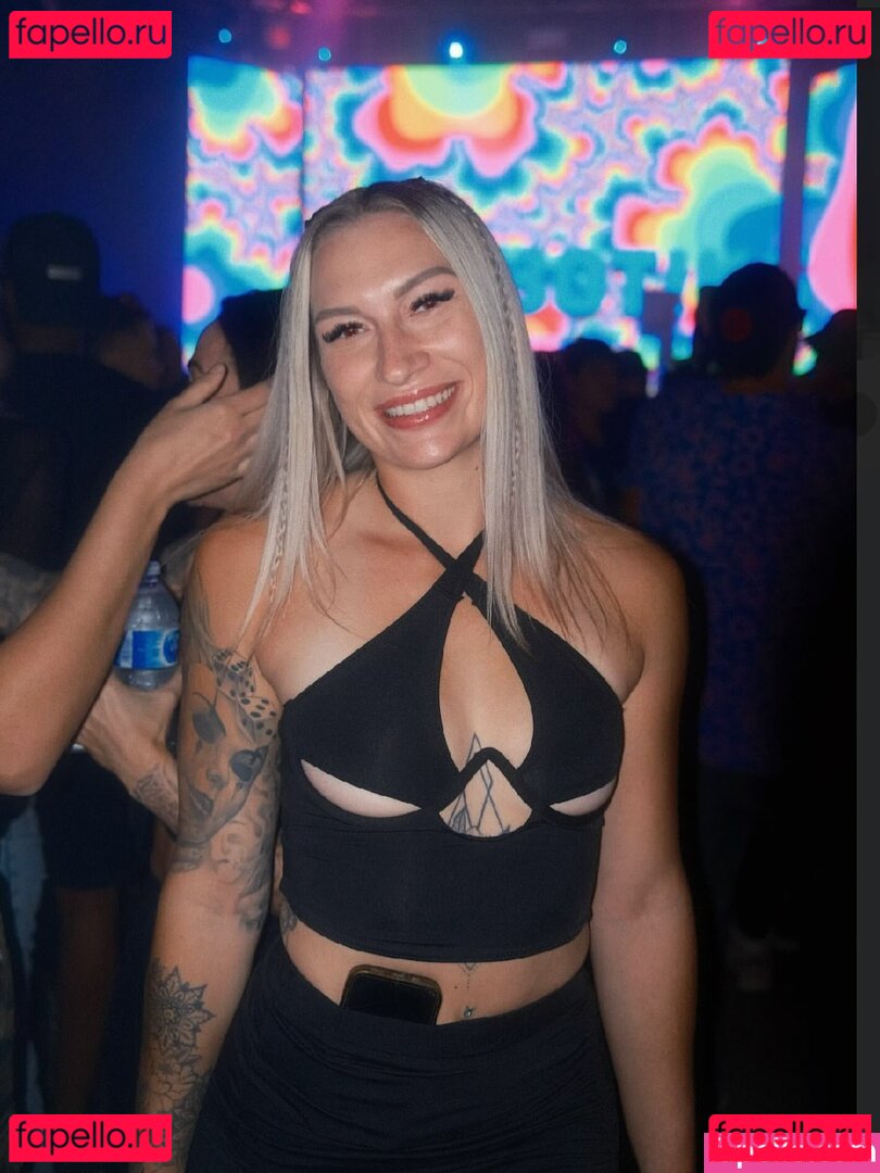 Taylor Flewin / taylorflewin / taylorwhitetv Onlyfans Photo Gallery 