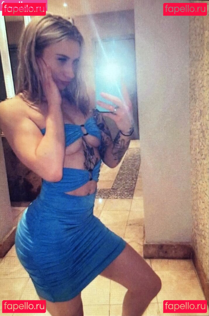 Taylor Flewin / taylorflewin / taylorwhitetv Onlyfans Photo Gallery 