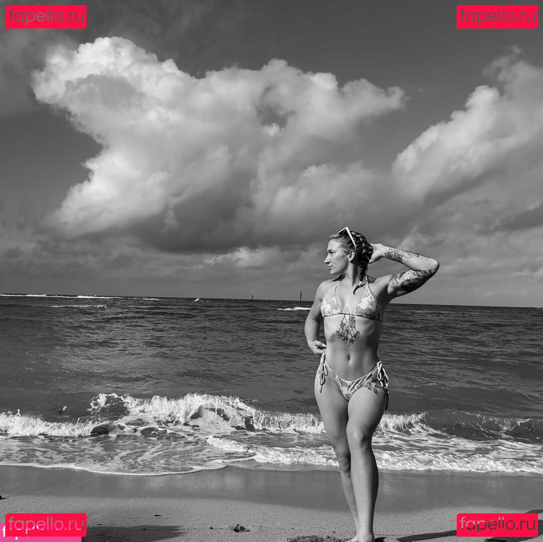 Taylor Flewin / taylorflewin / taylorwhitetv Onlyfans Photo Gallery 