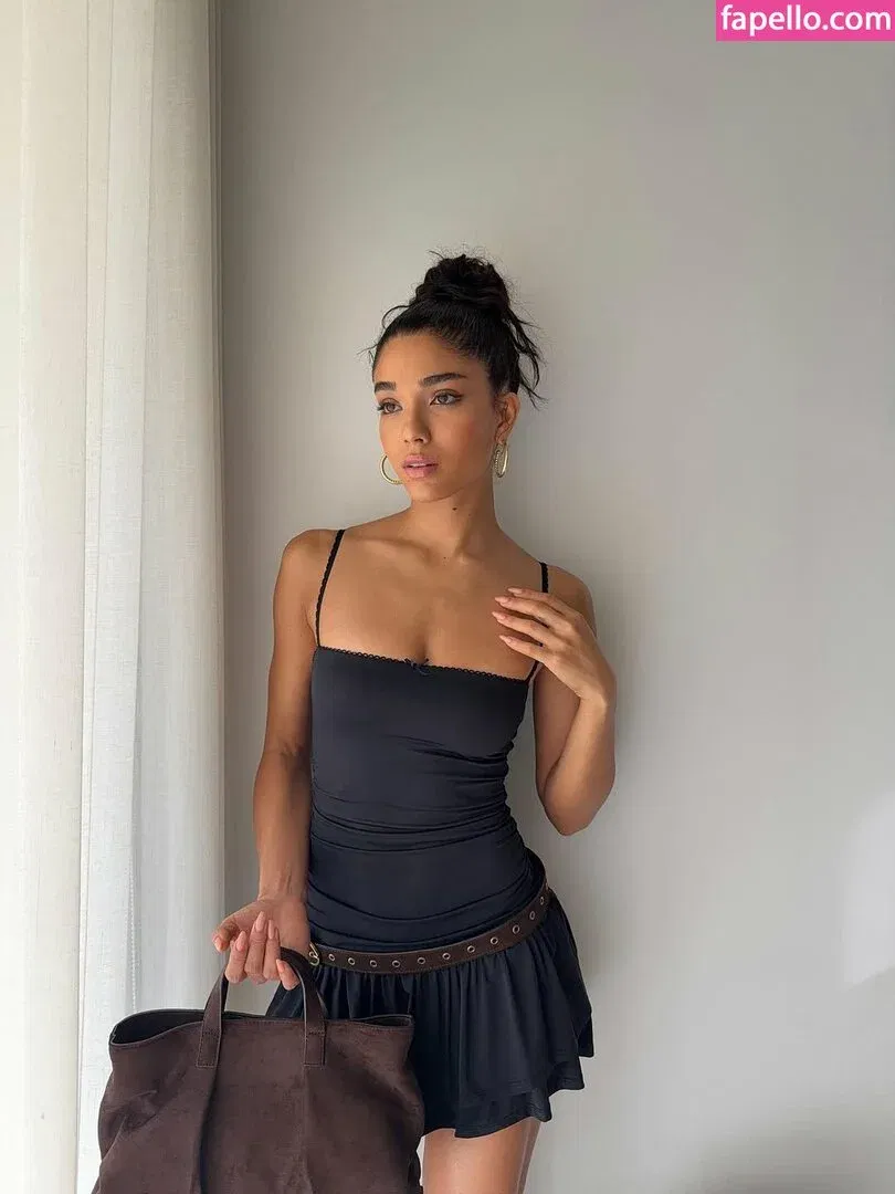 Yovanna Ventura Onlyfans Photo Gallery 