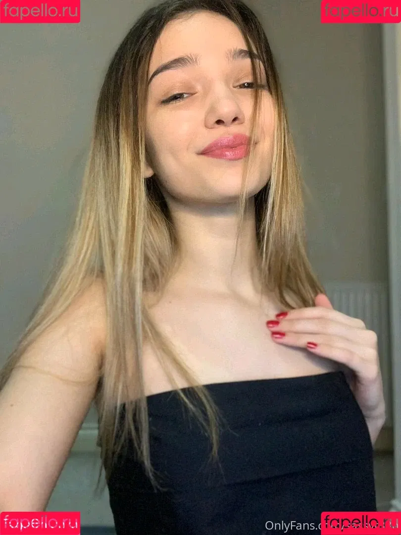 Sassyt33n Onlyfans Photo Gallery 