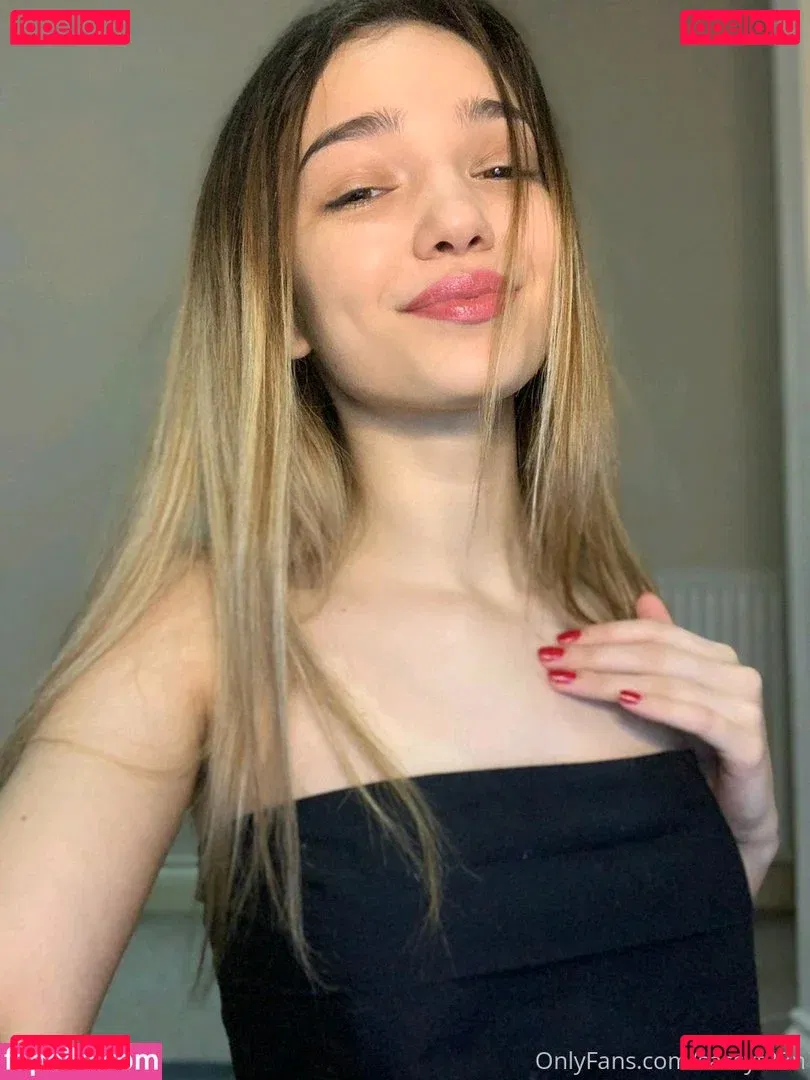 Sassyt33n Onlyfans Photo Gallery 