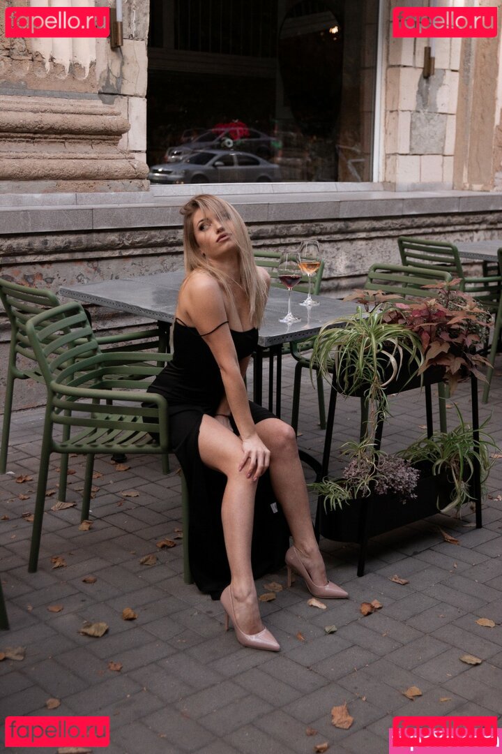 missashley19 / vikkytheone Onlyfans Photo Gallery 