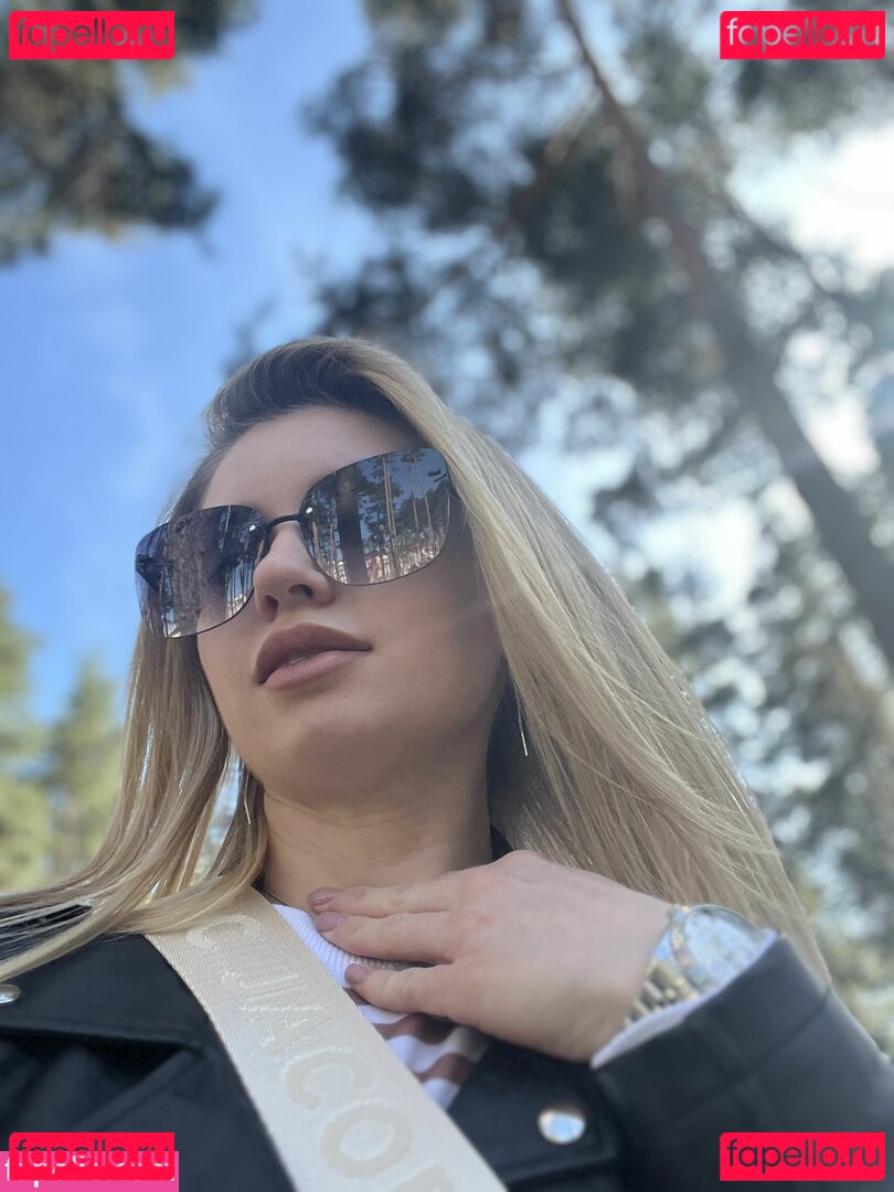 missashley19 / vikkytheone Onlyfans Photo Gallery 