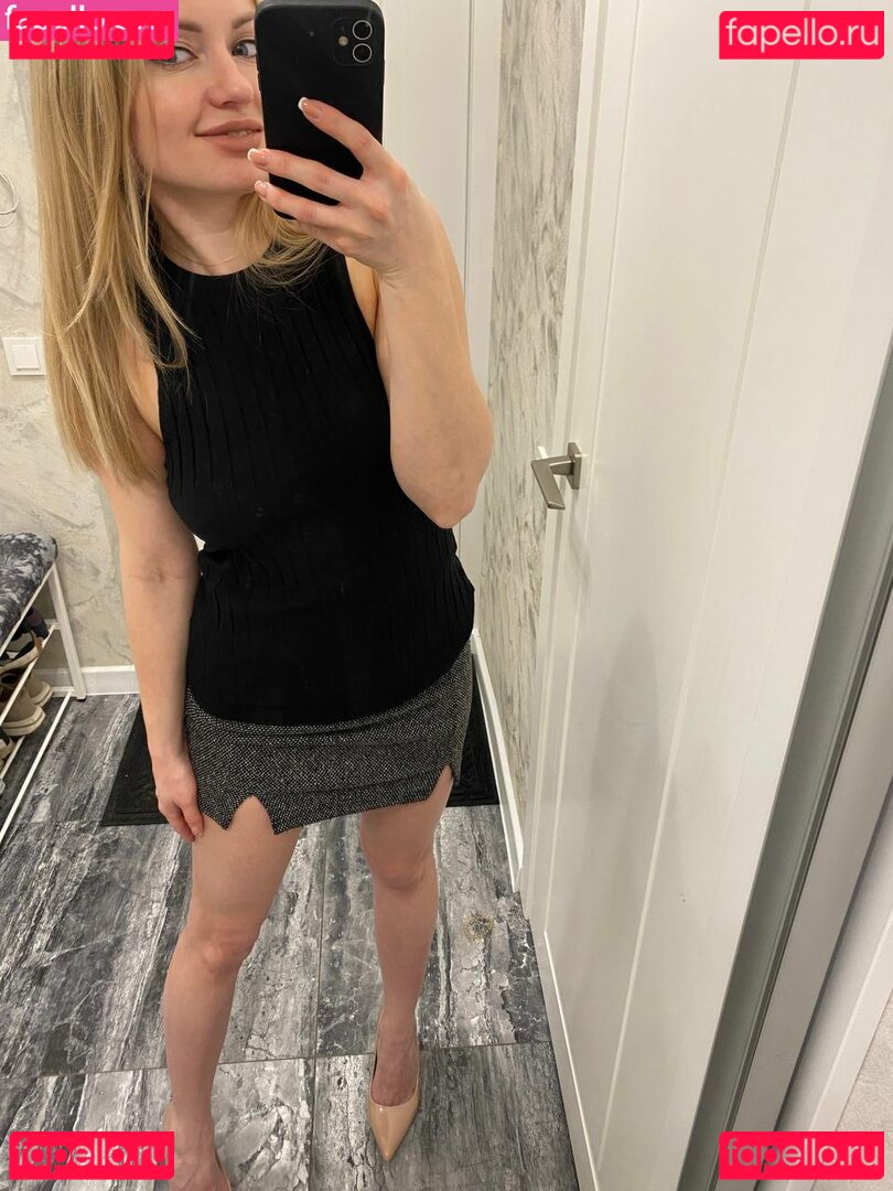 missashley19 / vikkytheone Onlyfans Photo Gallery 