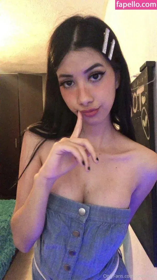 devorah.sg Onlyfans Photo Gallery 