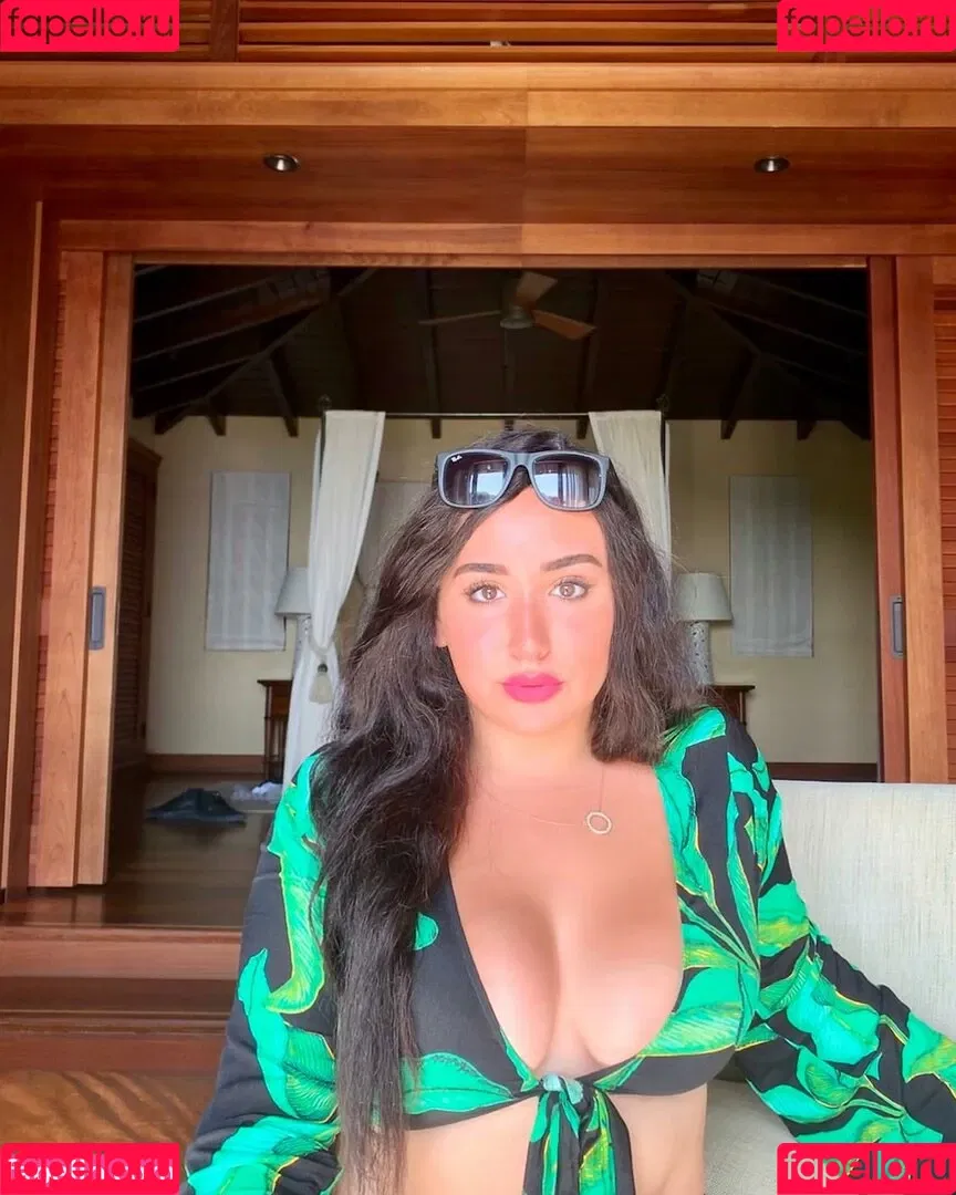 Tana Habibi Onlyfans Photo Gallery 