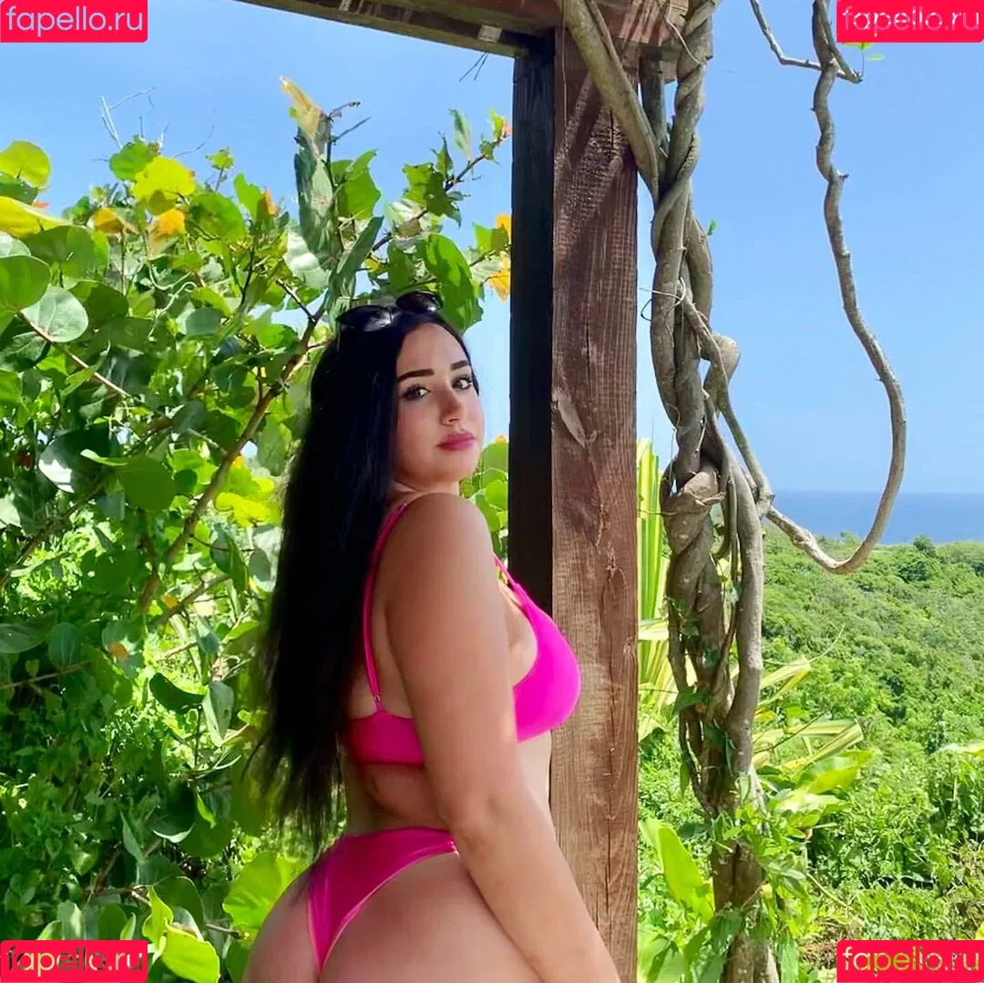 Tana Habibi Onlyfans Photo Gallery 