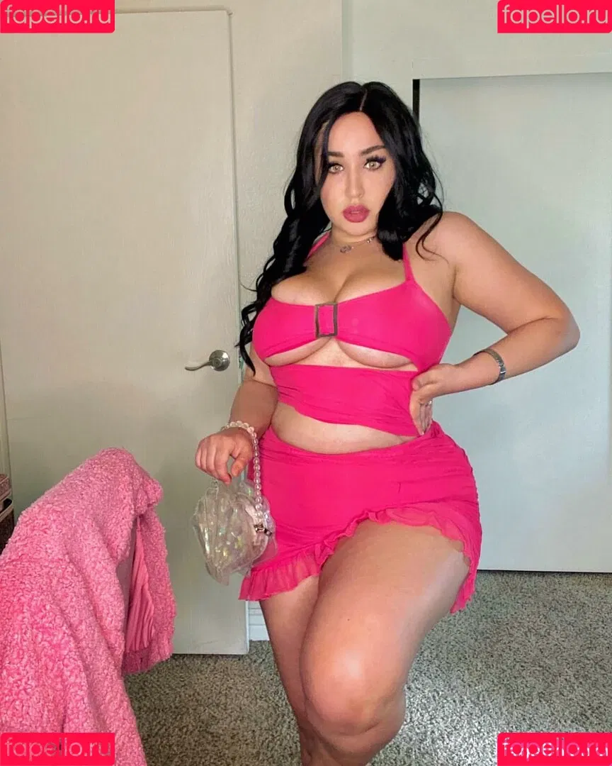 Tana Habibi Onlyfans Photo Gallery 