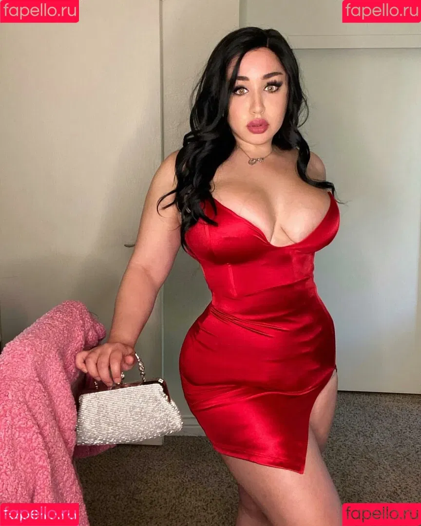 Tana Habibi Onlyfans Photo Gallery 
