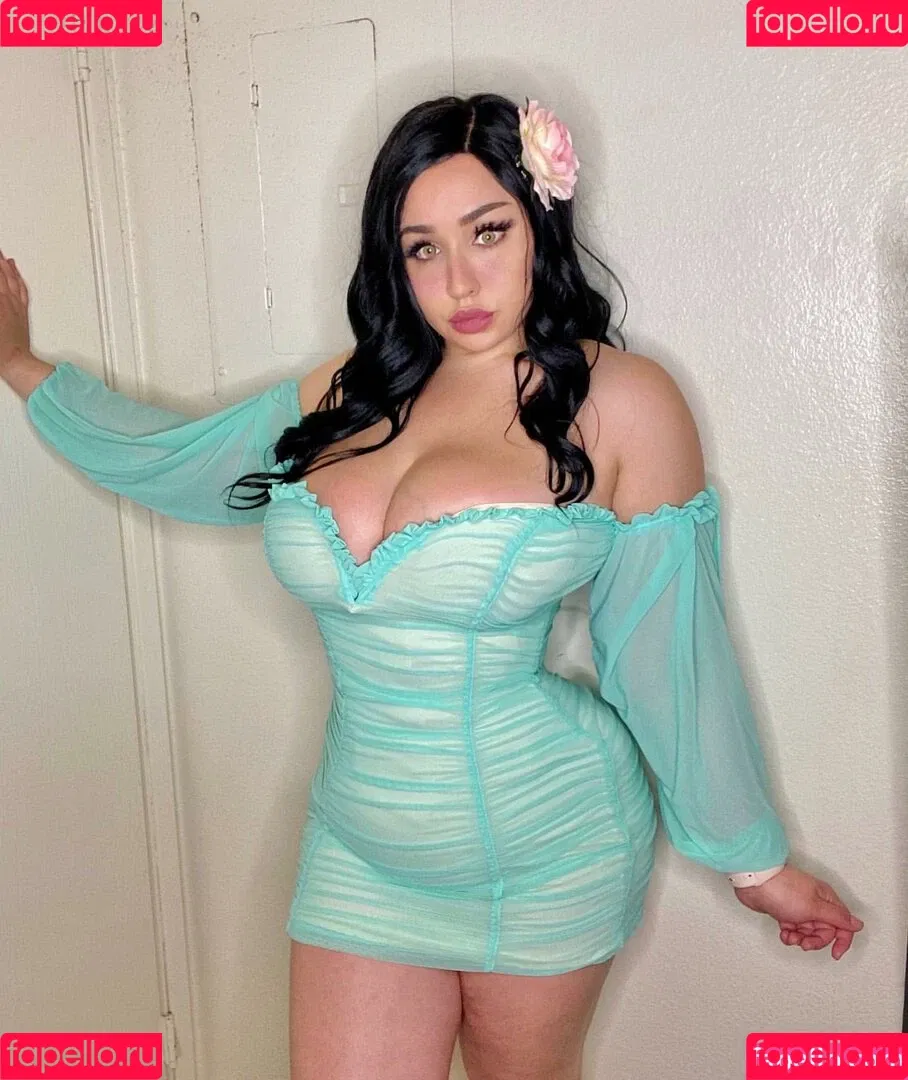 Tana Habibi Onlyfans Photo Gallery 