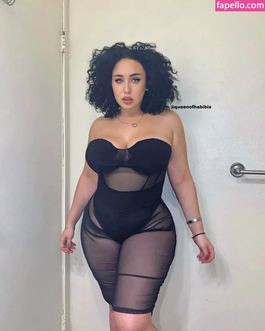 Tana Habibi Onlyfans Photo Gallery 