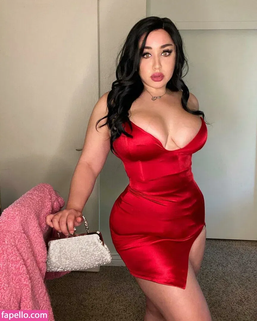 Tana Habibi Onlyfans Photo Gallery 