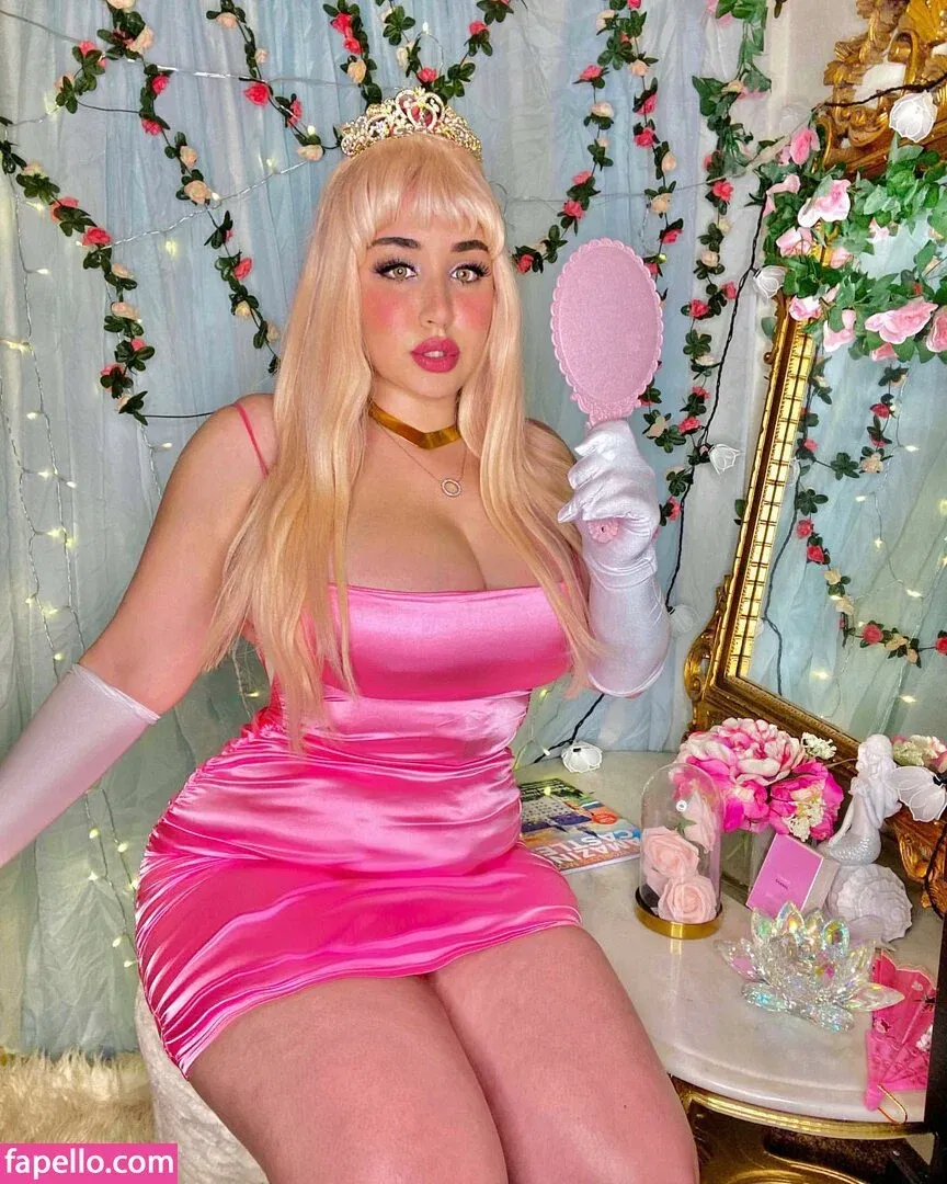 Tana Habibi Onlyfans Photo Gallery 