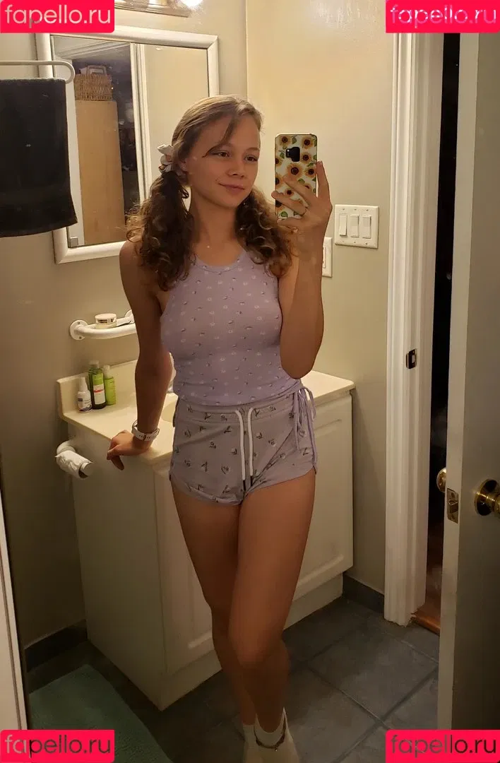 Tittyteaze Onlyfans Photo Gallery 