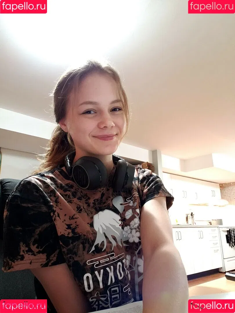 Tittyteaze Onlyfans Photo Gallery 