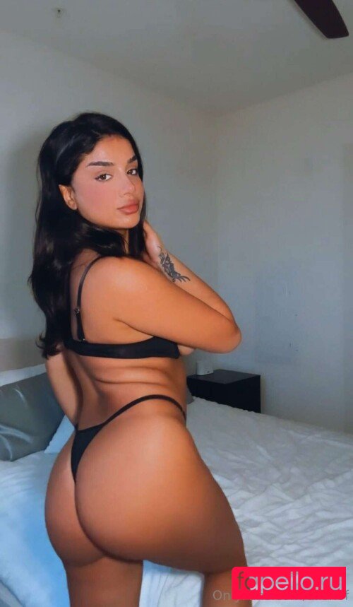 Alishba Sheikh / alishbasheikh / alishbashkk Nude Onlyfans Photo 23