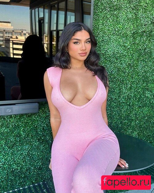 Alishba Sheikh / alishbasheikh / alishbashkk Nude Onlyfans Photo 19