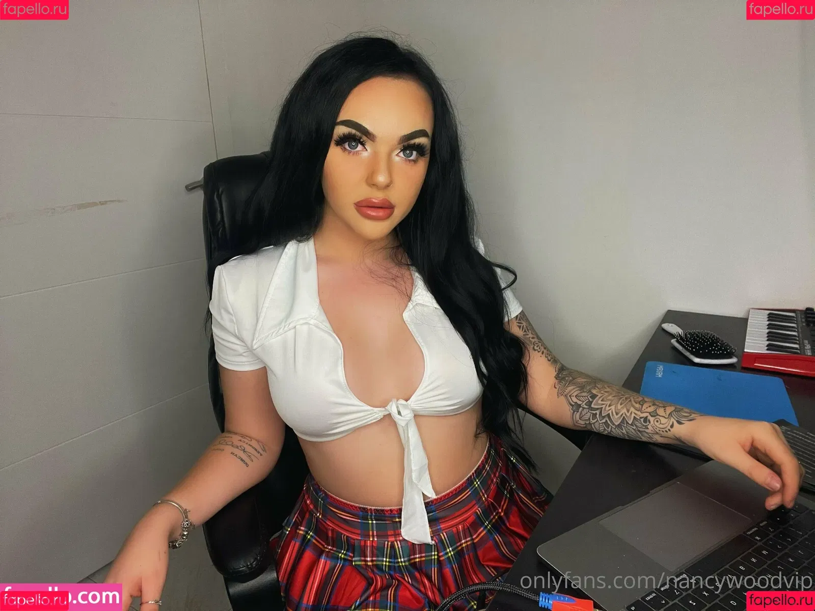 itsnancywoodfree Onlyfans Photo Gallery 