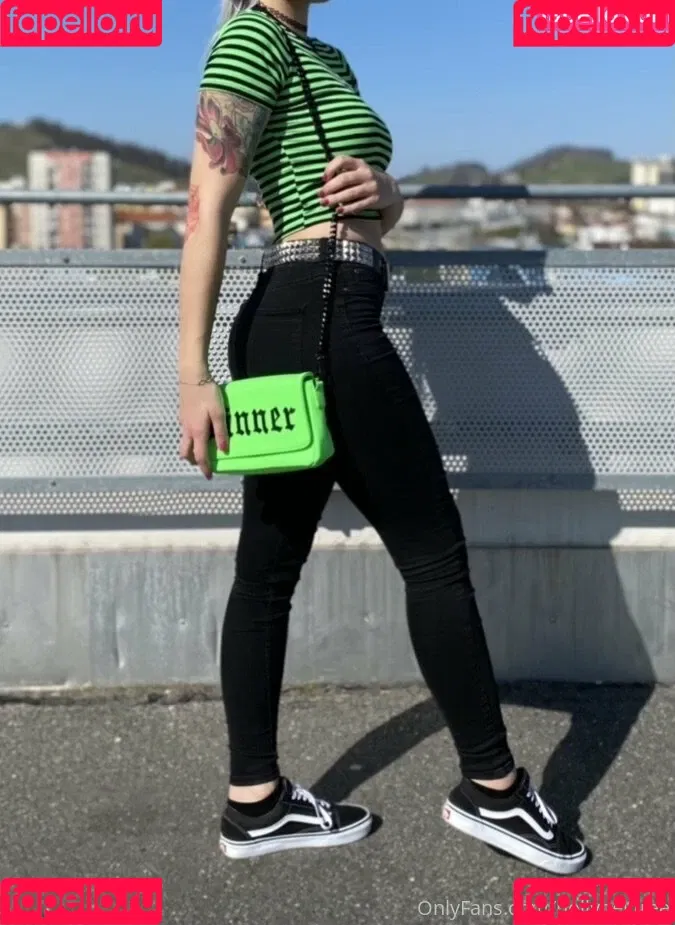 hollyhellfree Onlyfans Photo Gallery 