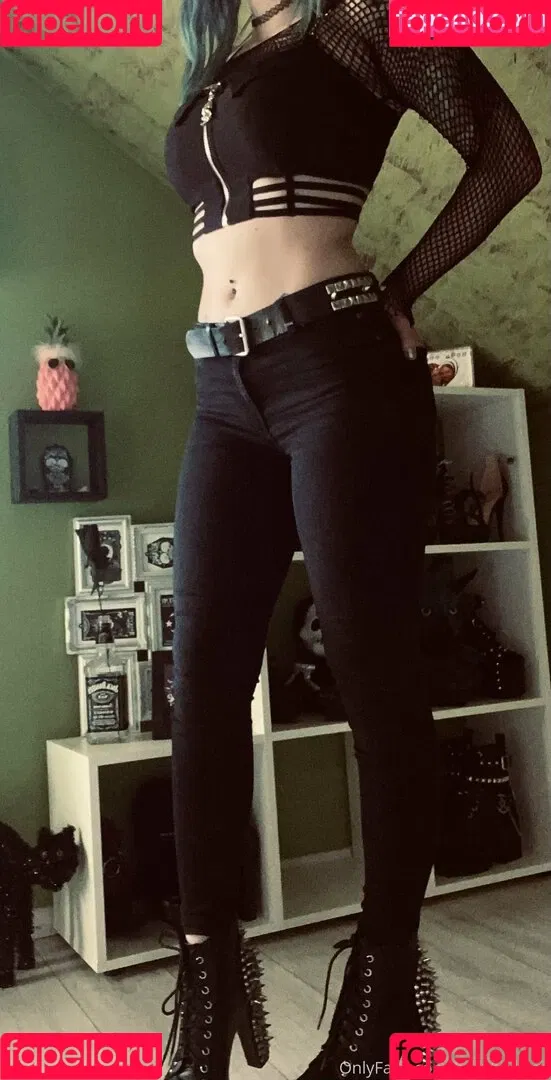 hollyhellfree Onlyfans Photo Gallery 